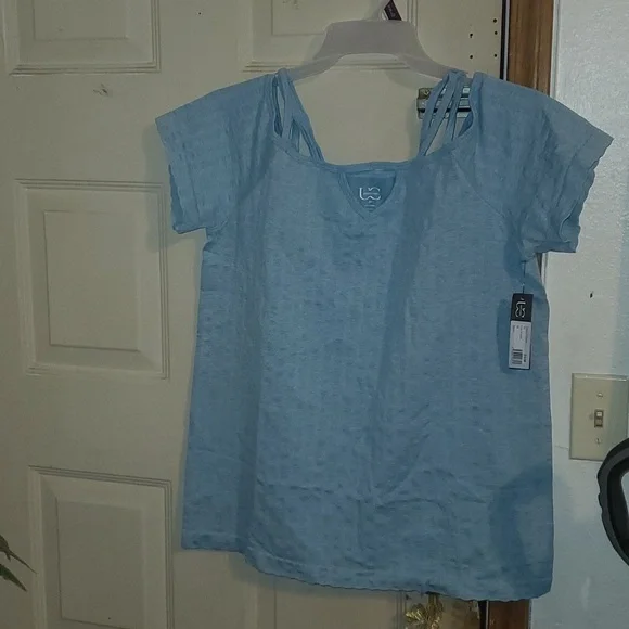 Bundle of Under Contol 3x workout shirts - Picture 3 of 5